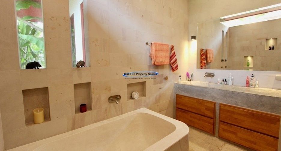 Haus zum Kauf mit 4 Zimmer in Sam Roi Yot, Prachuap Khiri Khan