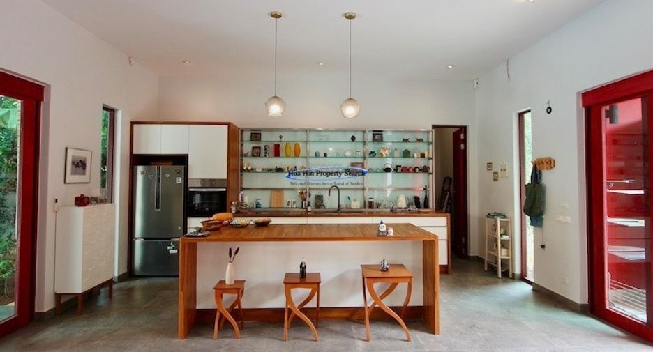 Haus zum Kauf mit 4 Zimmer in Sam Roi Yot, Prachuap Khiri Khan