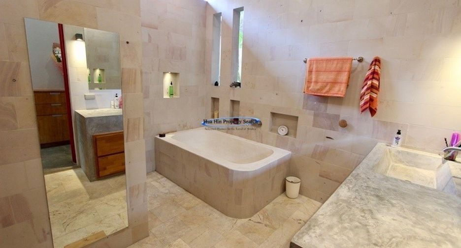 Haus zum Kauf mit 4 Zimmer in Sam Roi Yot, Prachuap Khiri Khan