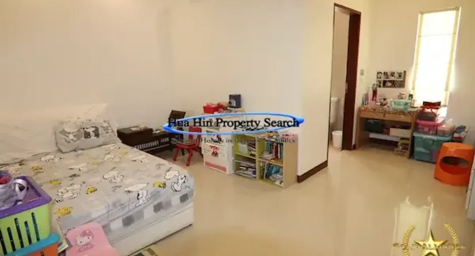 For sale 4 bedrooms house in Cha Am, Phetchaburi