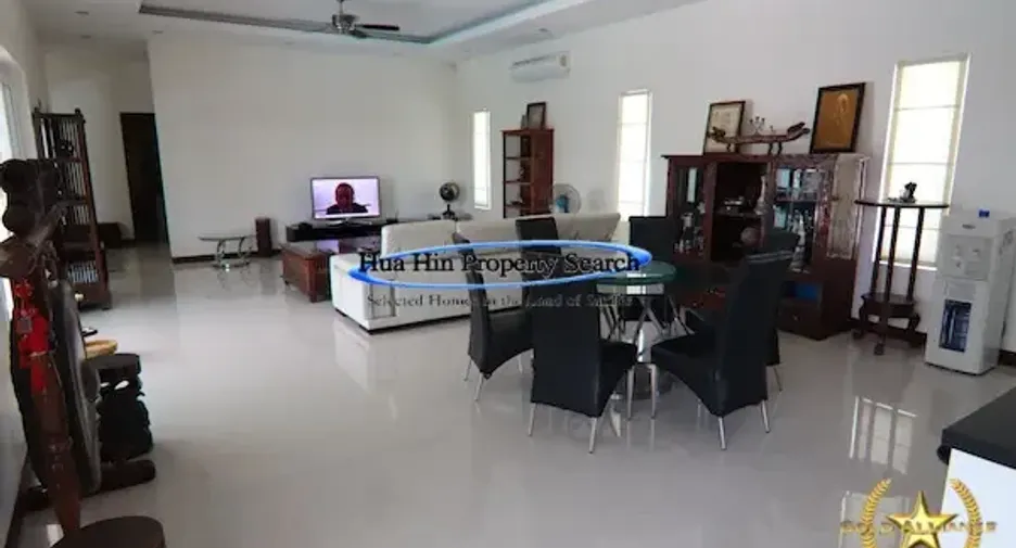 For sale 4 bedrooms house in Cha Am, Phetchaburi