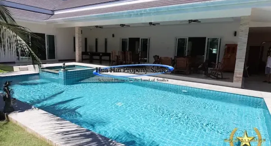 For sale 4 bedrooms house in Cha Am, Phetchaburi