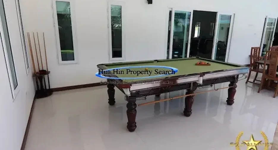 For sale 4 bedrooms house in Cha Am, Phetchaburi