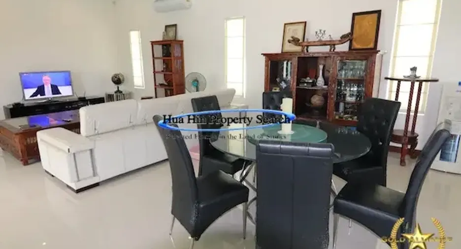 For sale 4 bedrooms house in Cha Am, Phetchaburi