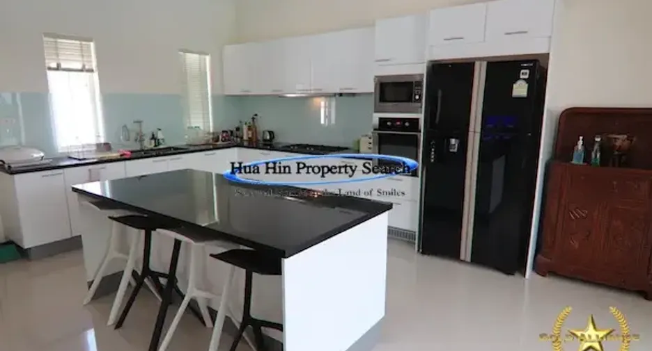 For sale 4 bedrooms house in Cha Am, Phetchaburi