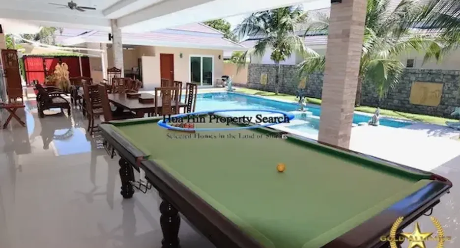 For sale 4 bedrooms house in Cha Am, Phetchaburi