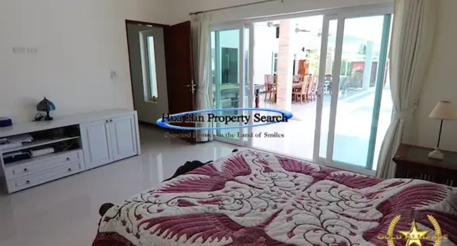 For sale 4 bedrooms house in Cha Am, Phetchaburi