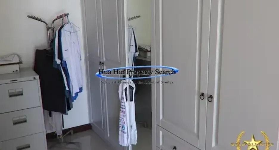 For sale 4 bedrooms house in Cha Am, Phetchaburi