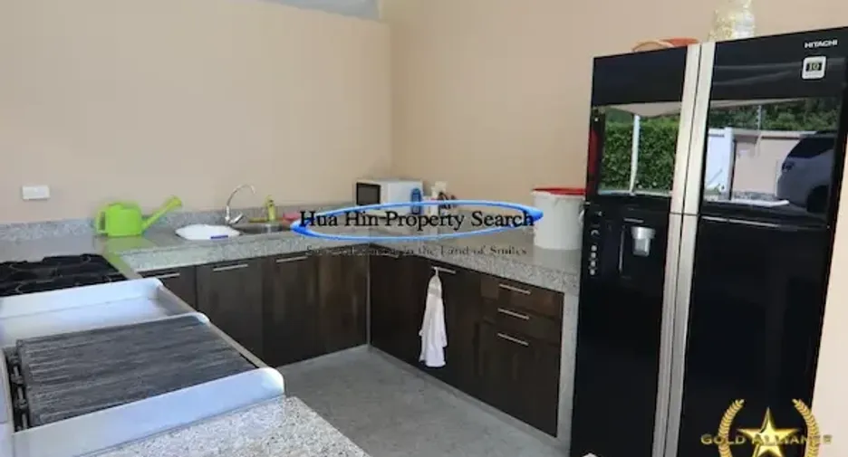 For sale 4 bedrooms house in Cha Am, Phetchaburi