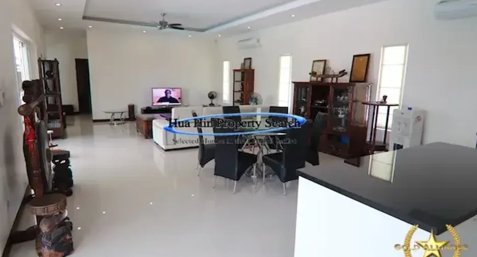 For sale 4 bedrooms house in Cha Am, Phetchaburi