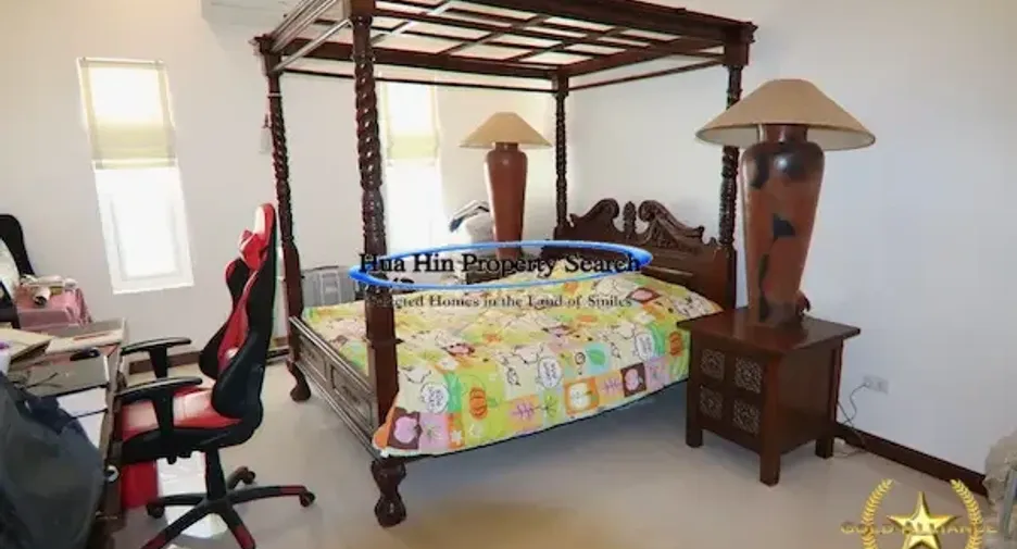 For sale 4 bedrooms house in Cha Am, Phetchaburi