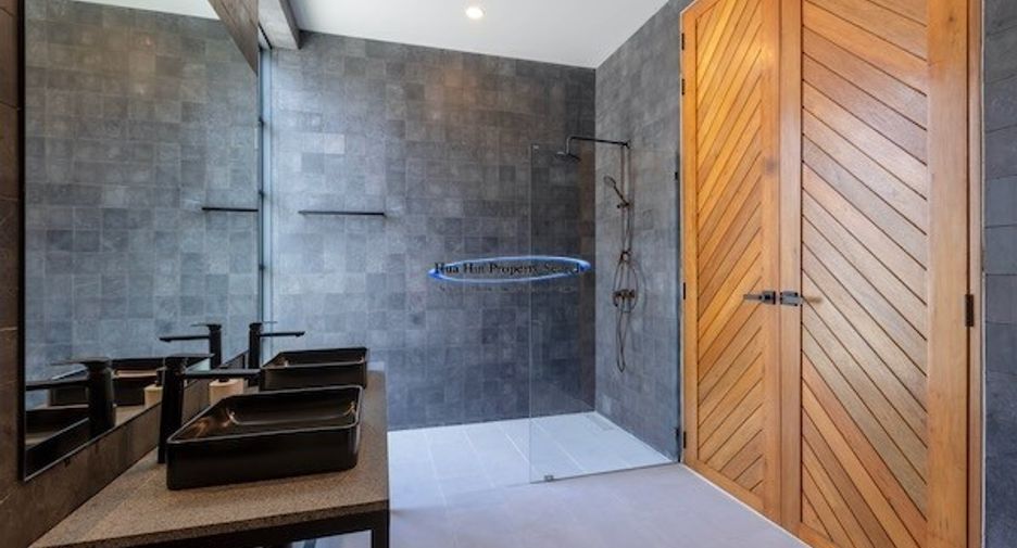 For sale 5 ベッドルーム house in Hua Hin, Prachuap Khiri Khan
