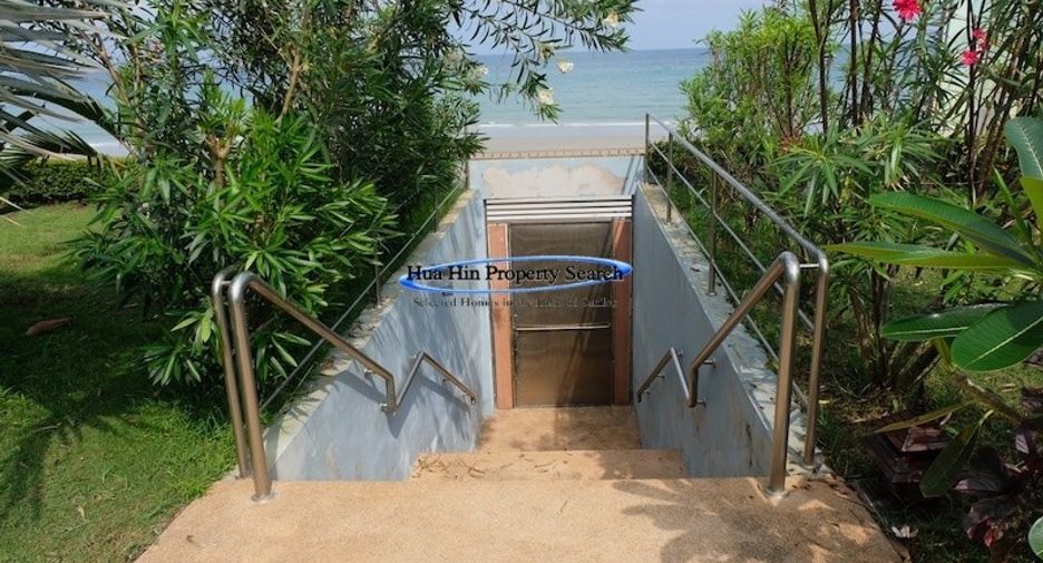 For sale 6 bedrooms house in Bang Saphan, Prachuap Khiri Khan