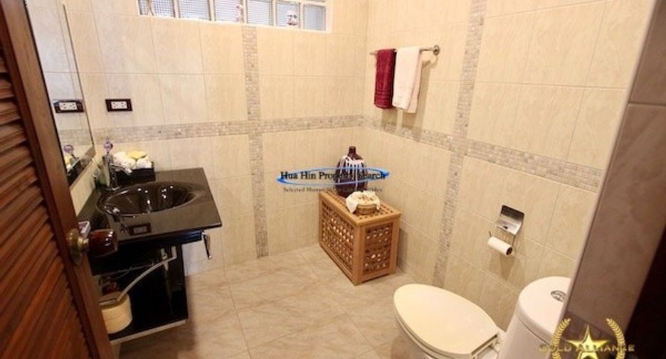 Haus zum Kauf mit 3 Zimmer in Sam Roi Yot, Prachuap Khiri Khan