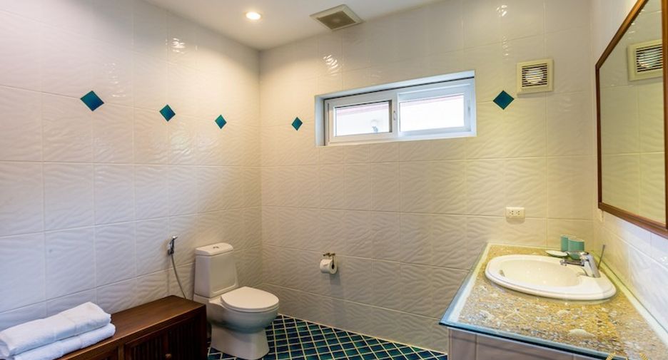 For sale 4 bedrooms house in Hua Hin, Prachuap Khiri Khan