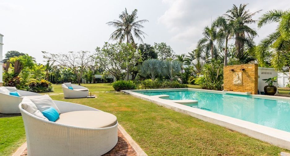 For sale 4 bedrooms house in Hua Hin, Prachuap Khiri Khan