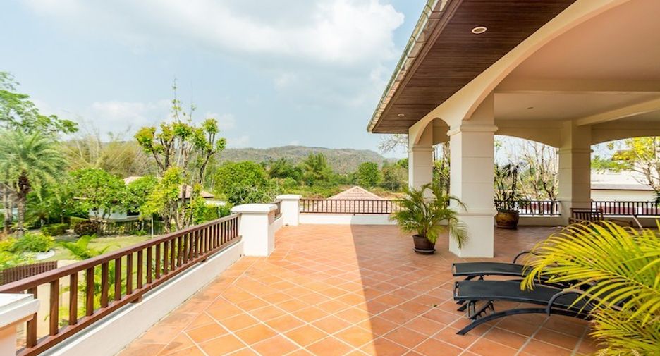 For sale 4 bedrooms house in Hua Hin, Prachuap Khiri Khan