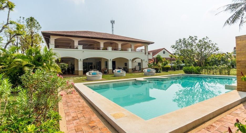 For sale 4 bedrooms house in Hua Hin, Prachuap Khiri Khan