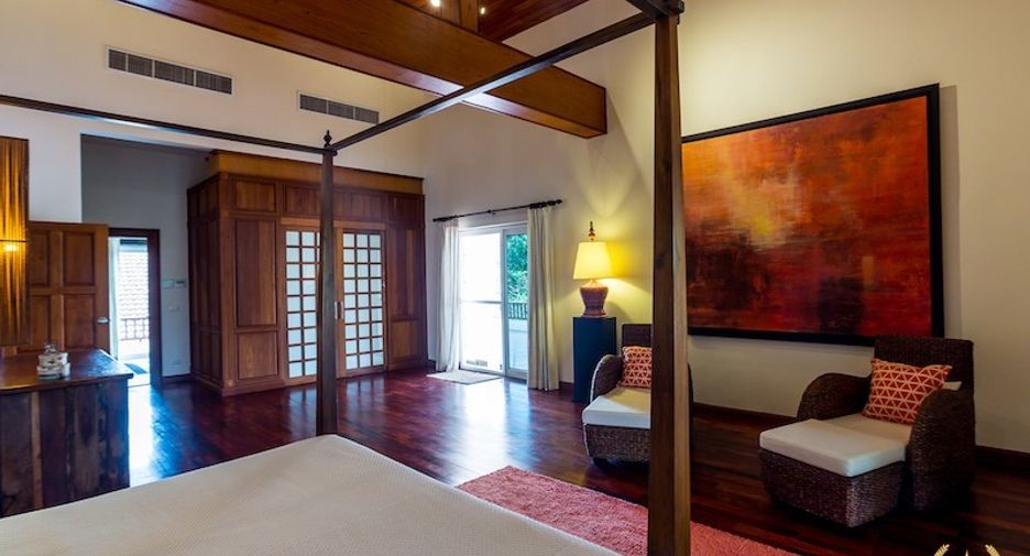 For sale 4 bedrooms house in Hua Hin, Prachuap Khiri Khan