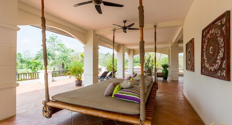 For sale 4 bedrooms house in Hua Hin, Prachuap Khiri Khan