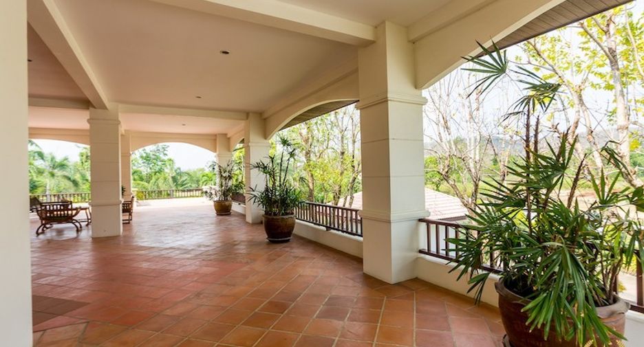 For sale 4 bedrooms house in Hua Hin, Prachuap Khiri Khan
