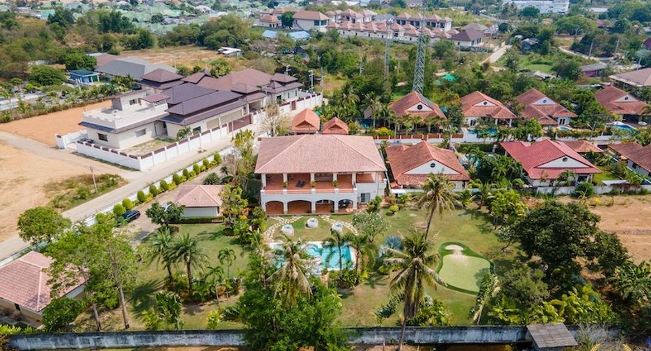 For sale 4 bedrooms house in Hua Hin, Prachuap Khiri Khan