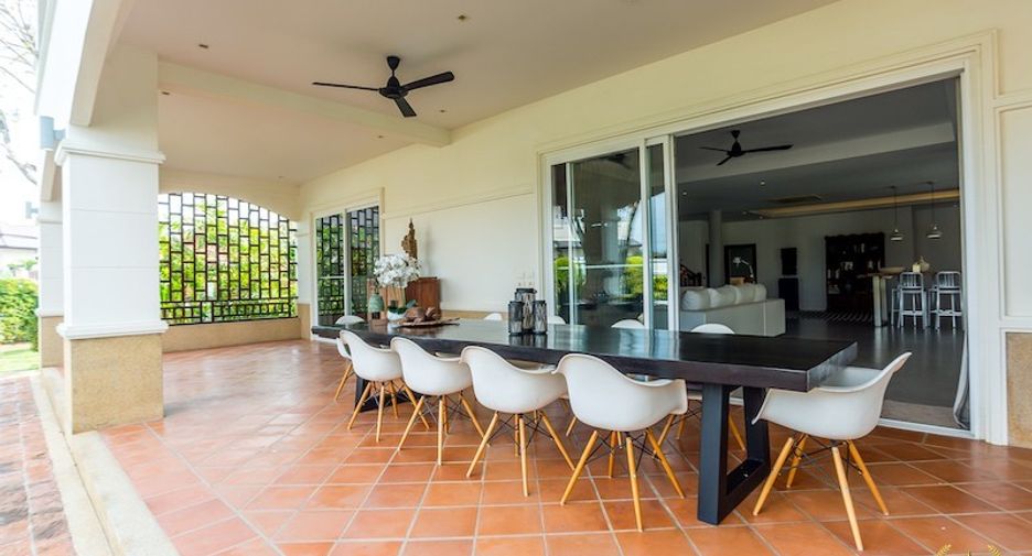 For sale 4 bedrooms house in Hua Hin, Prachuap Khiri Khan