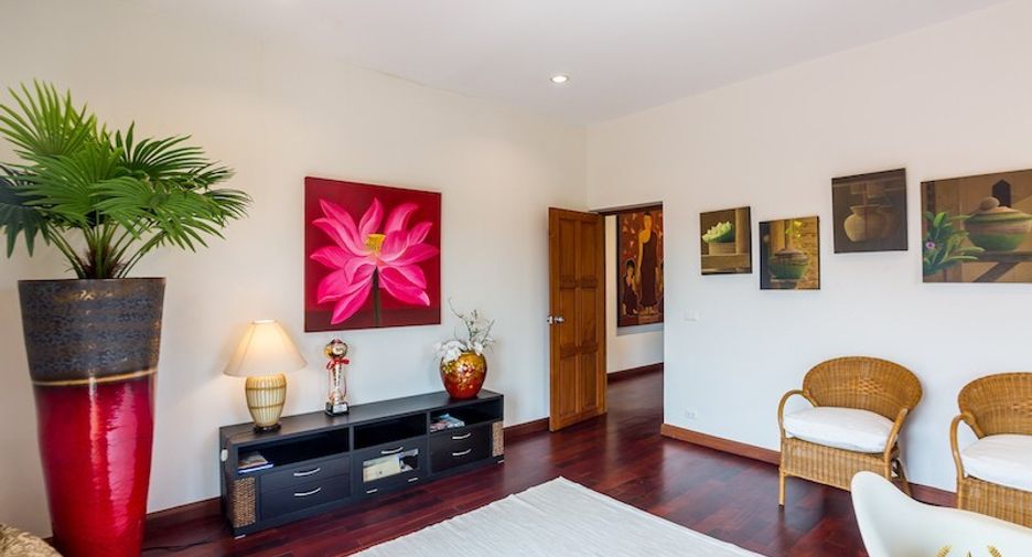 For sale 4 bedrooms house in Hua Hin, Prachuap Khiri Khan