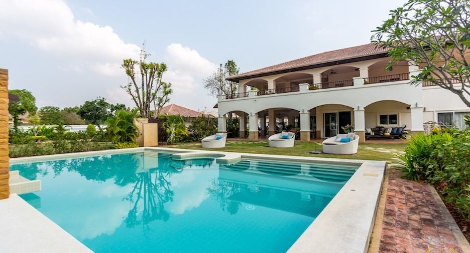 For sale 4 bedrooms house in Hua Hin, Prachuap Khiri Khan