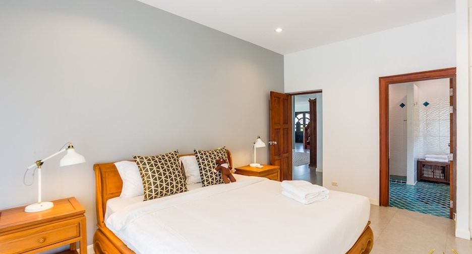 For sale 4 bedrooms house in Hua Hin, Prachuap Khiri Khan
