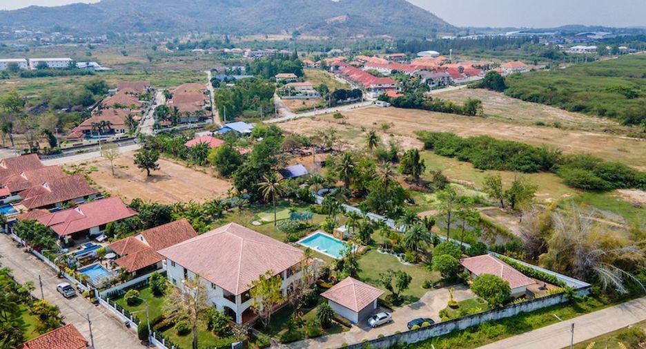 For sale 4 bedrooms house in Hua Hin, Prachuap Khiri Khan