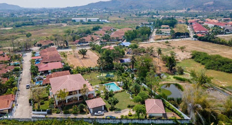 For sale 4 bedrooms house in Hua Hin, Prachuap Khiri Khan
