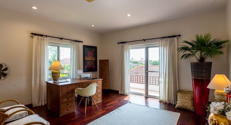 For sale 4 bedrooms house in Hua Hin, Prachuap Khiri Khan