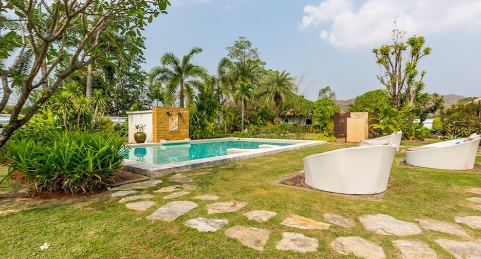 For sale 4 bedrooms house in Hua Hin, Prachuap Khiri Khan