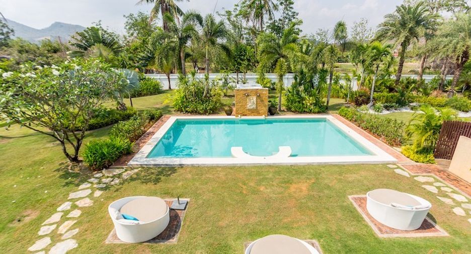 For sale 4 bedrooms house in Hua Hin, Prachuap Khiri Khan