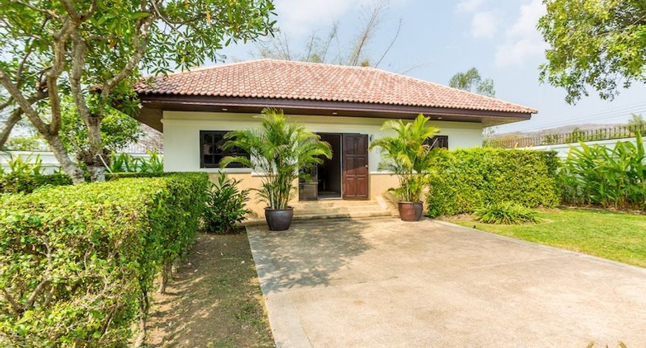 For sale 4 bedrooms house in Hua Hin, Prachuap Khiri Khan