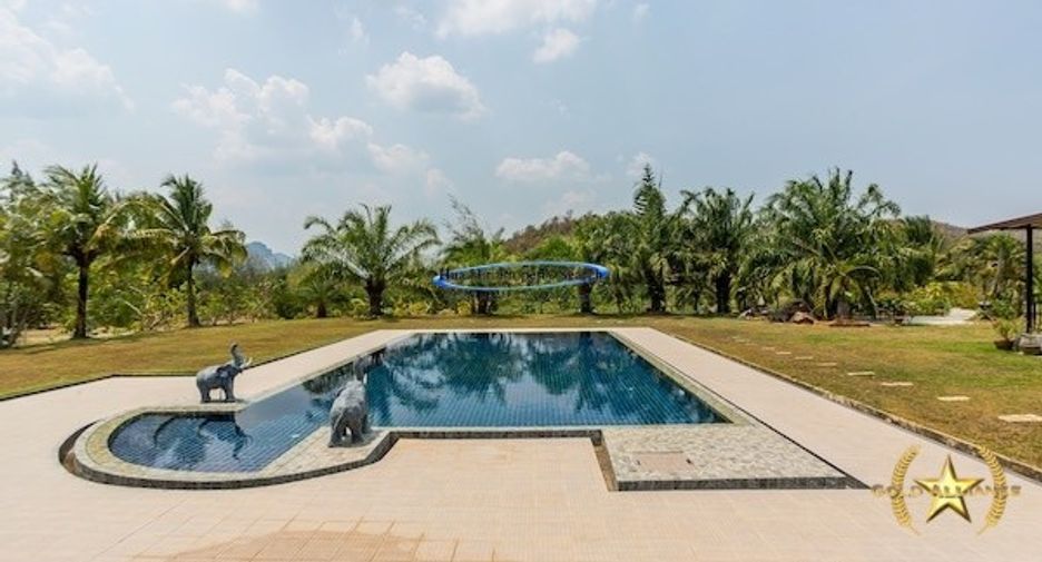 For sale 8 bedrooms house in Hua Hin, Prachuap Khiri Khan