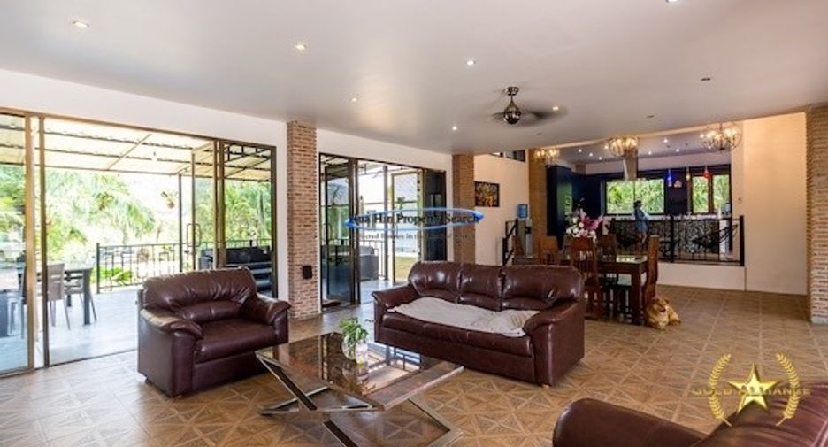 For sale 8 bedrooms house in Hua Hin, Prachuap Khiri Khan