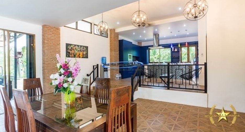 For sale 8 bedrooms house in Hua Hin, Prachuap Khiri Khan