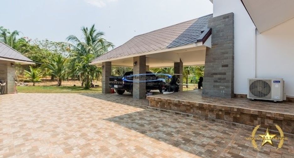 For sale 8 bedrooms house in Hua Hin, Prachuap Khiri Khan