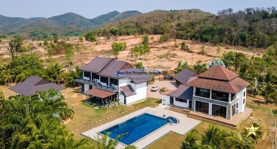For sale 8 bedrooms house in Hua Hin, Prachuap Khiri Khan