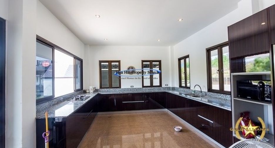 For sale 8 bedrooms house in Hua Hin, Prachuap Khiri Khan