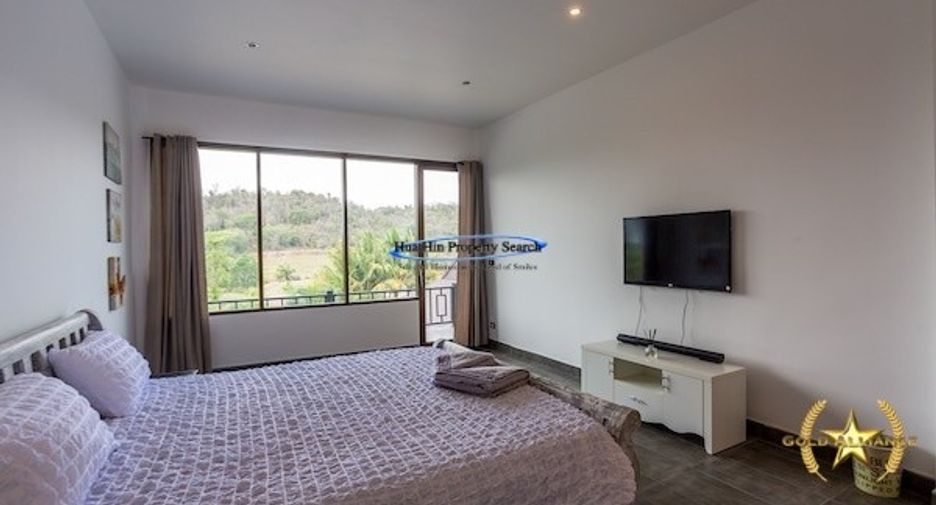 For sale 8 bedrooms house in Hua Hin, Prachuap Khiri Khan