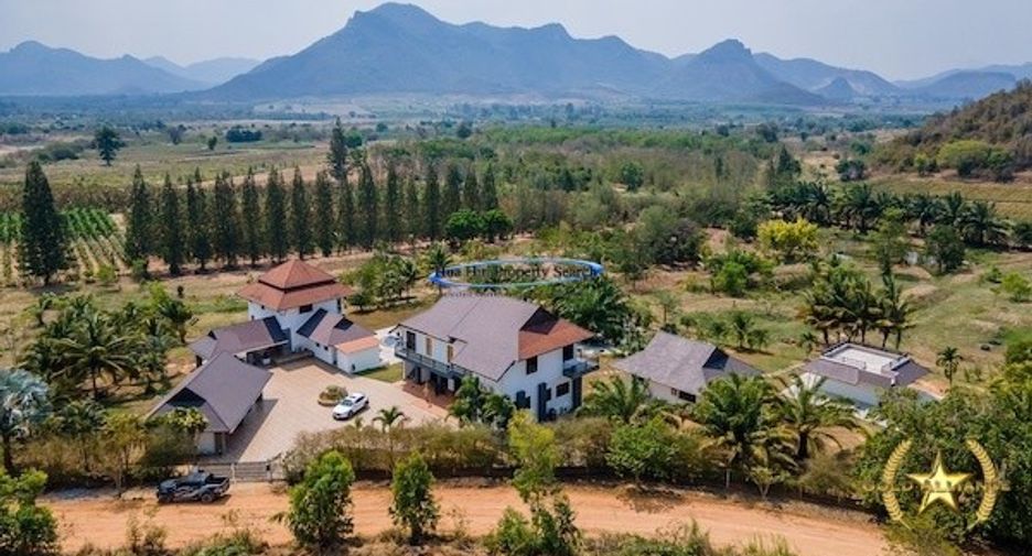 For sale 8 bedrooms house in Hua Hin, Prachuap Khiri Khan