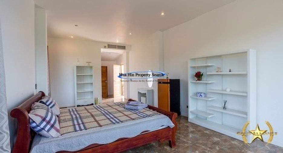 For sale 8 bedrooms house in Hua Hin, Prachuap Khiri Khan