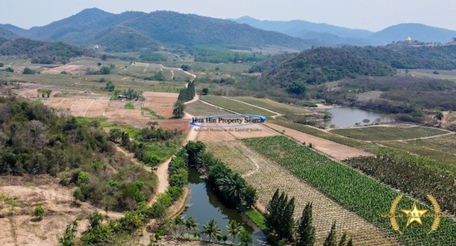 For sale 8 bedrooms house in Hua Hin, Prachuap Khiri Khan