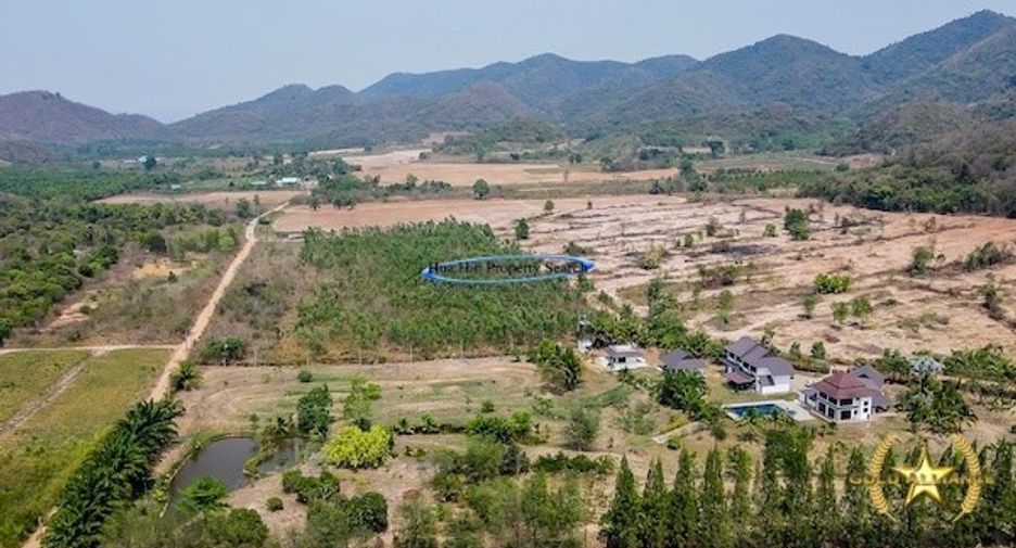 For sale 8 bedrooms house in Hua Hin, Prachuap Khiri Khan