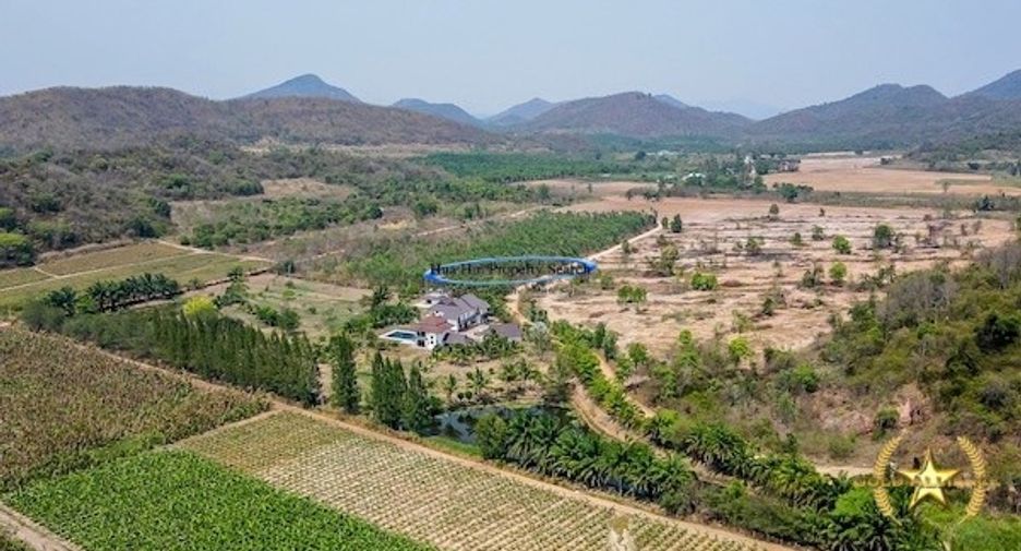 For sale 8 bedrooms house in Hua Hin, Prachuap Khiri Khan