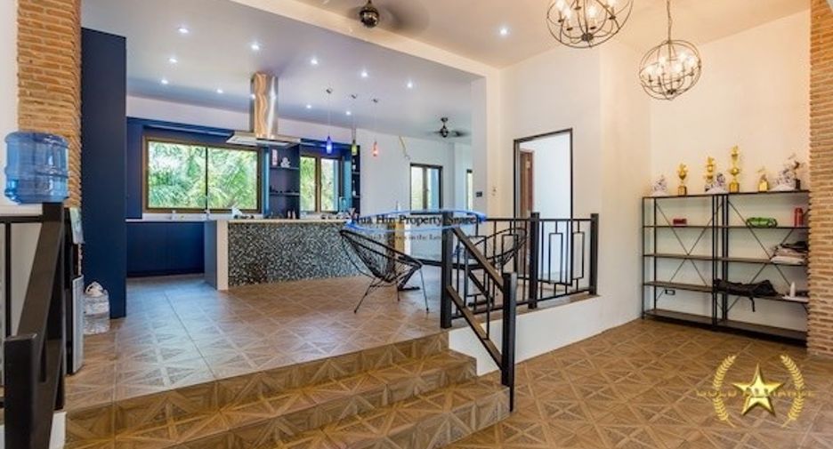 For sale 8 bedrooms house in Hua Hin, Prachuap Khiri Khan