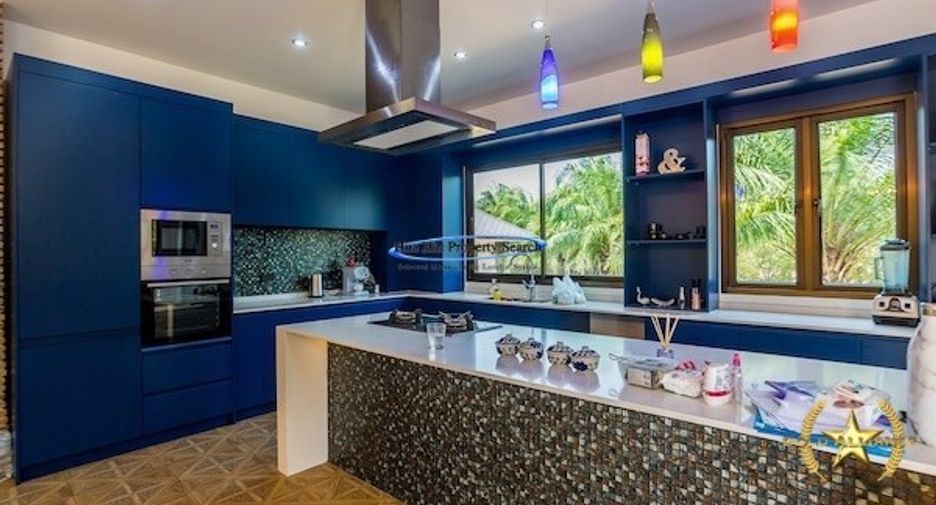 For sale 8 bedrooms house in Hua Hin, Prachuap Khiri Khan